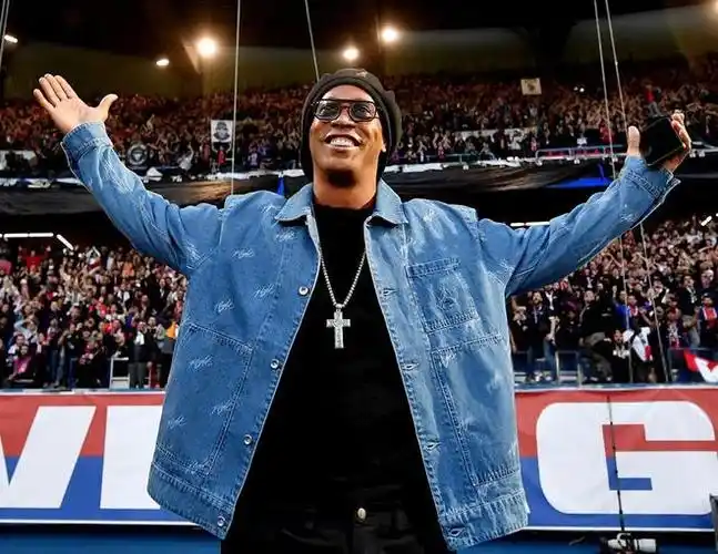 成为赛场一 成为赛场一