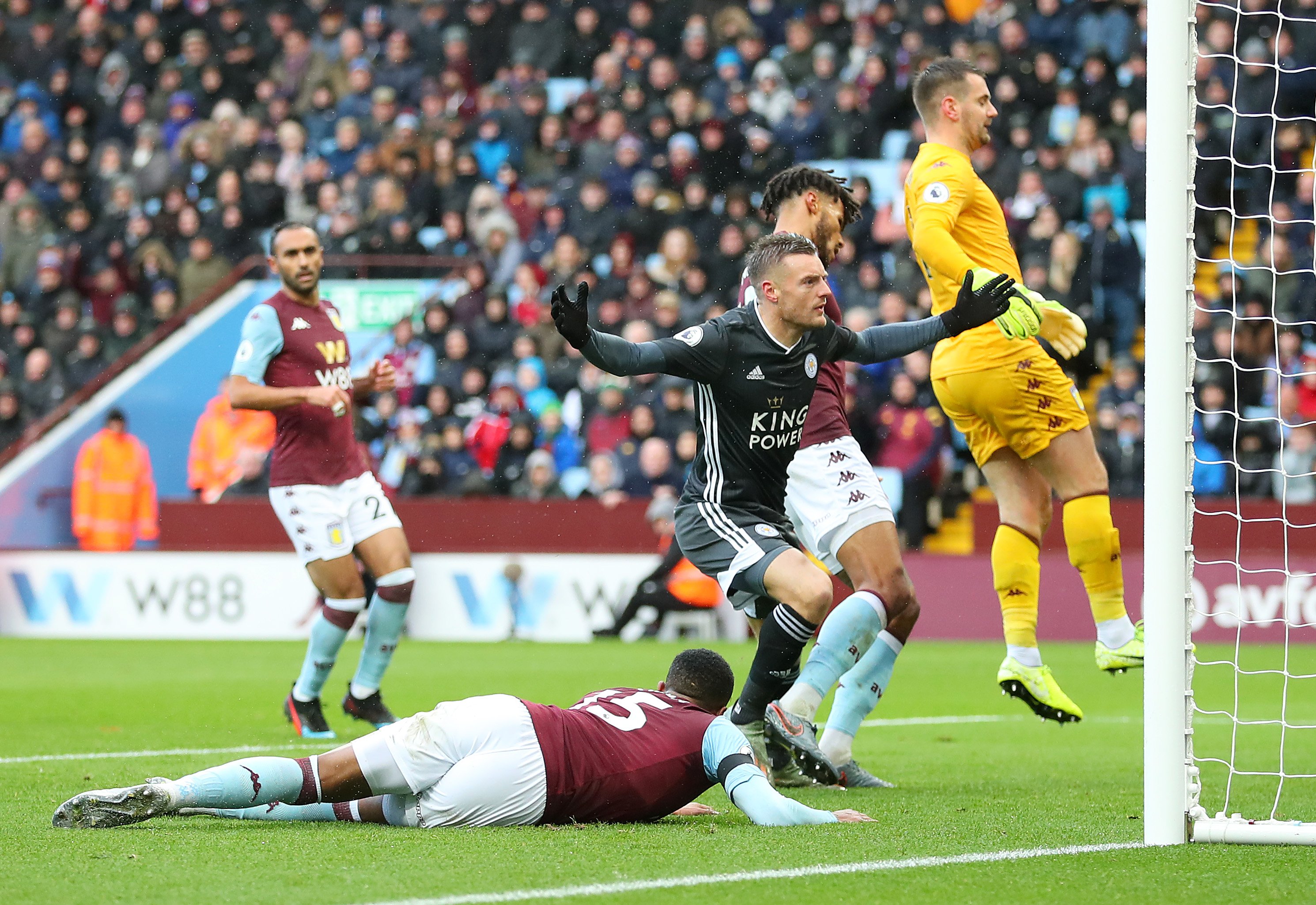 西甲首轮通过定位球攻破马竞球门,卢比奥是西蒙尼执教以来第二人